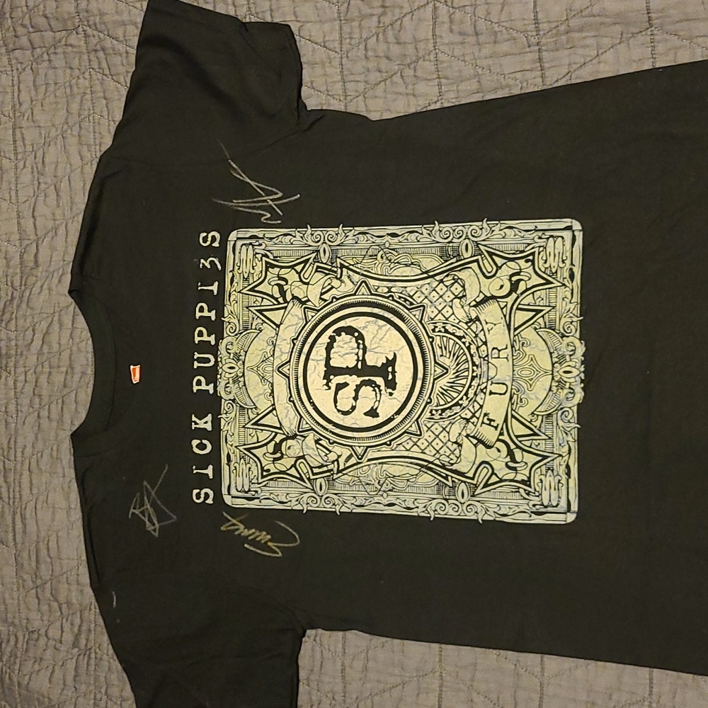 Signed Sick Puppies 2017 Band T-shirt